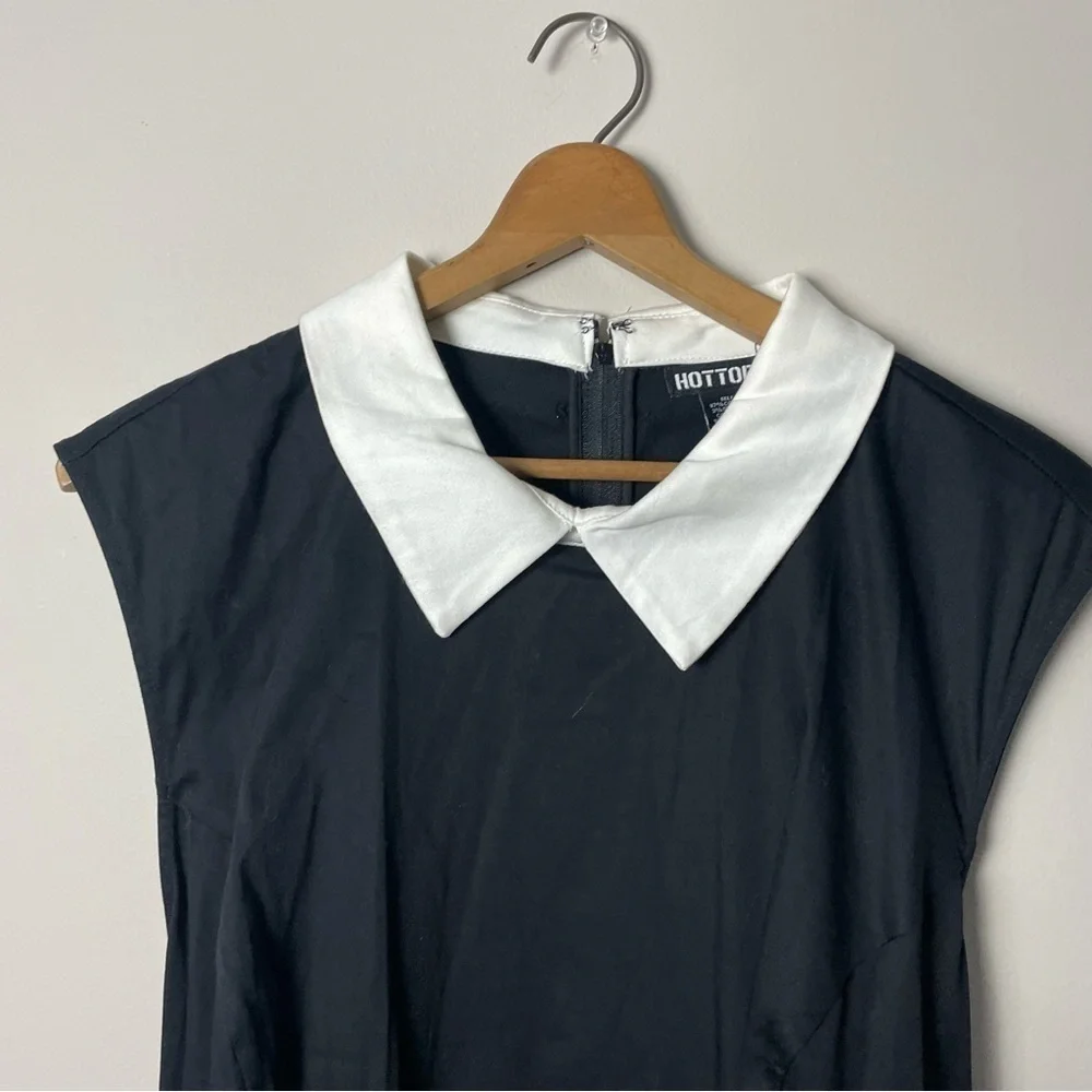 [Hot Topic] Women's Black & White Pin Up Wednesday Adams Fit & Flare Dress - Picture 2 of 8